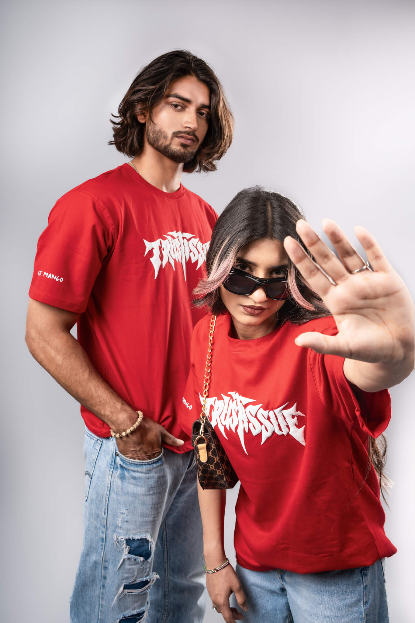 TRUST ISSUE OVERSIZED TEE